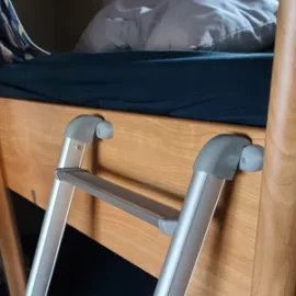 قاعدة تثبيت سلم
