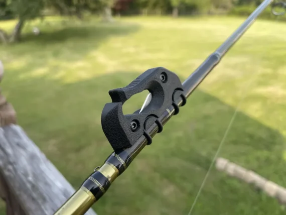 Ruler for cutting threads with the same hook