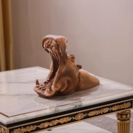 Strange statue on the reception table
