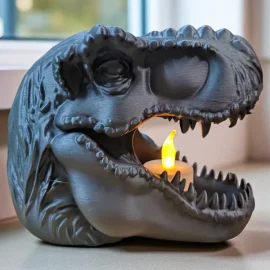 رآس ديناصور بداخله شمعة مضيئة