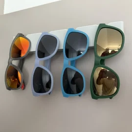 علاقة نظارات للحوائط