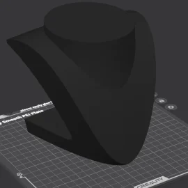 مجسم عنق لحمل القلادات