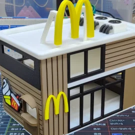 مطعم ماكدونالدز